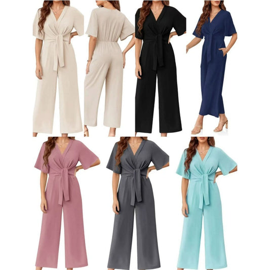 👗 50% DE RÉDUCTION 💃 Combinaison élégante à col en V & jambes larges pour femme, avec ceinture nouée – Fluide, flatteuse & parfaite pour les mariages, les vacances ou les soirées chic 🌸