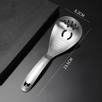 🥄🛒 -50% ! 🍽️Cuillère de Cuisine Multifonction en Inox – 5-en-1, Filtre, Broie, Sert & Ouvre-Bouteille