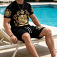 👑 50 % DE RÉDUCTION POUR UNE DURÉE LIMITÉE ! ✨ Ensemble pour homme avec imprimé Gold Crest – T-shirt et short, style décontracté chic ✨