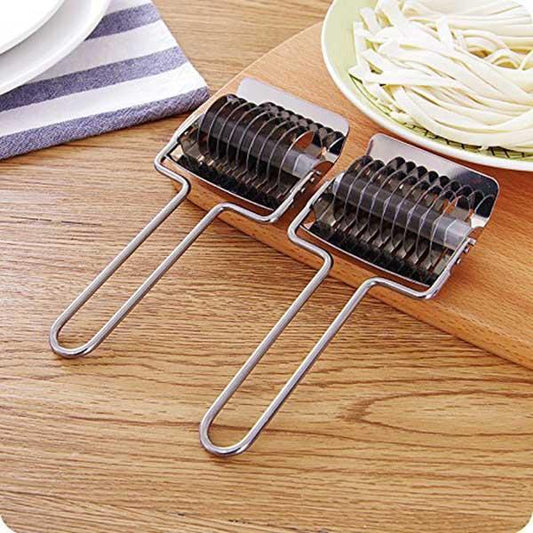 📢📢50 % DE RÉDUCTION !! ⏰Coupe-Pâtes en Acier Inoxydable – Lame Tranchante & Poignée Ergonomique for Spaghetti, Fettuccine et Lasagnes Maison ✨